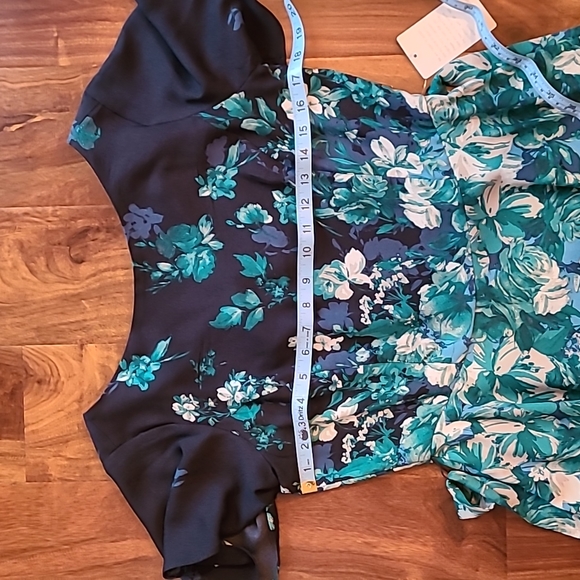 🎈Host Pick🎈 Gabby Skye Flutter Sleeve Floral Belted Crepe Dress - Picture 8 of 13